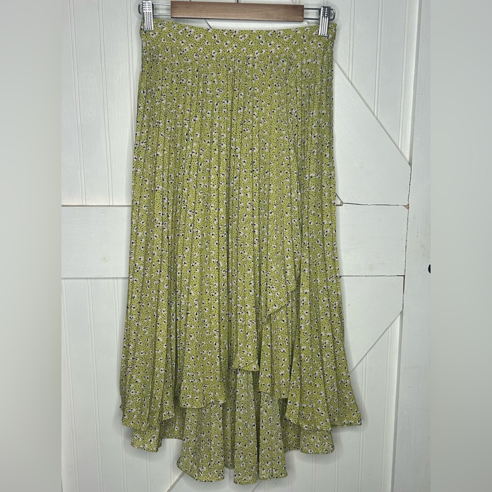 Lush Green Floral Asymmetrical Midi Shirt Size Small‎